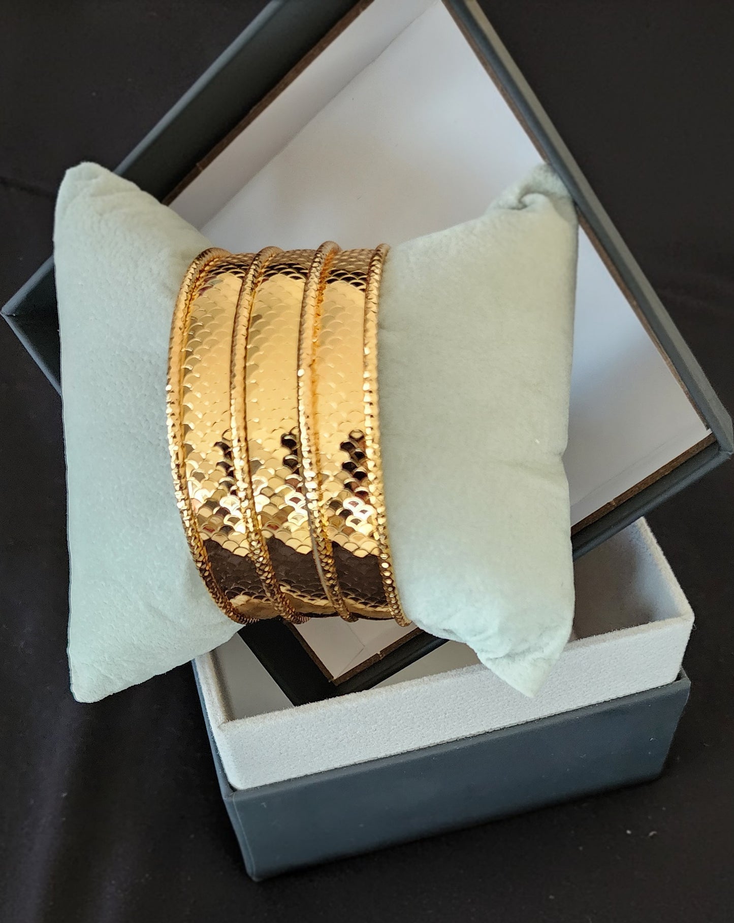 See waves Gold Plated Bracelet Set