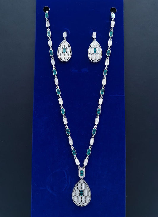 Emerald Veil Silver Jewelry Set