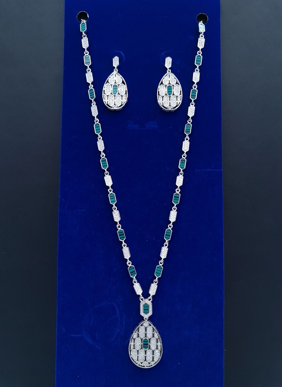 Emerald Veil Silver Jewelry Set