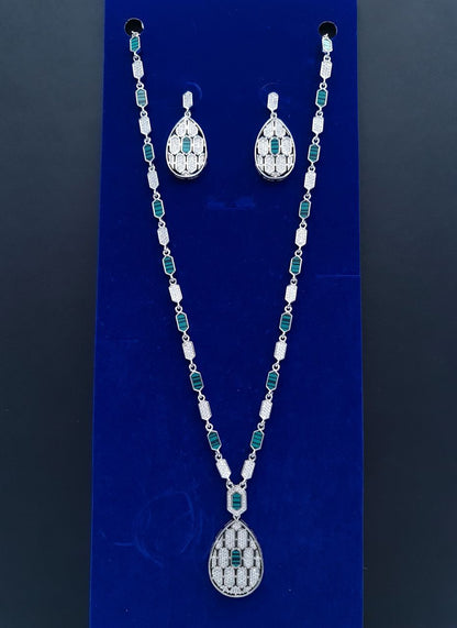 Emerald Veil Silver Jewelry Set